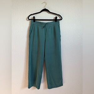 Lululemon Softstreme High Rise Straight Leg Crop Pants, Size 8